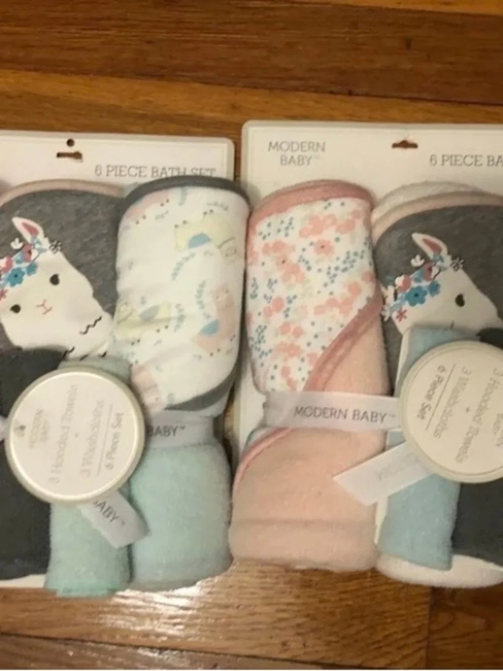 Modern Baby 6pcs bath set & Hooded Towel, Teethers & 3 Hats & Mitten